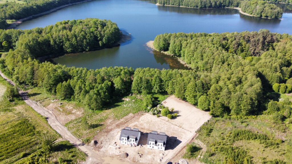 Widok z góry na domy Skanda Premium